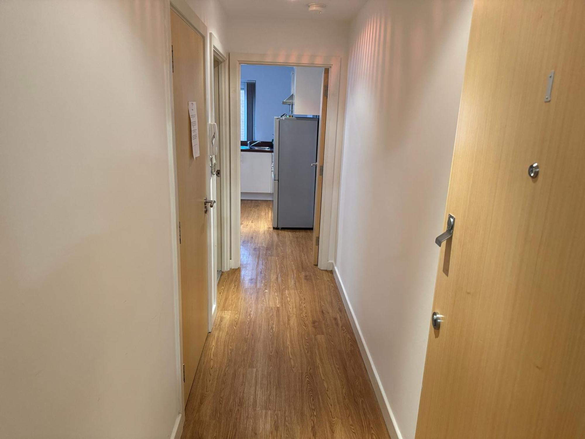 Lovely In Town Centre Apartment